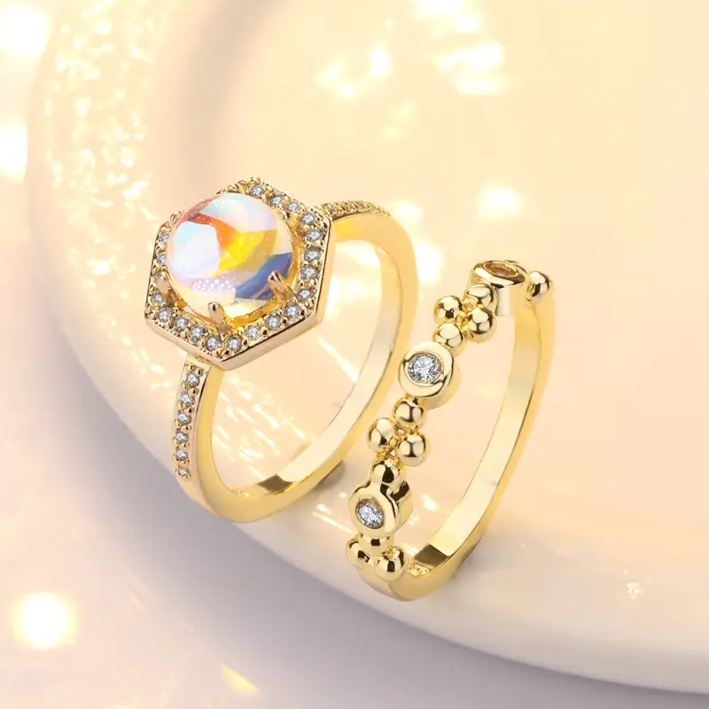 Moonstone ring in yellow gold