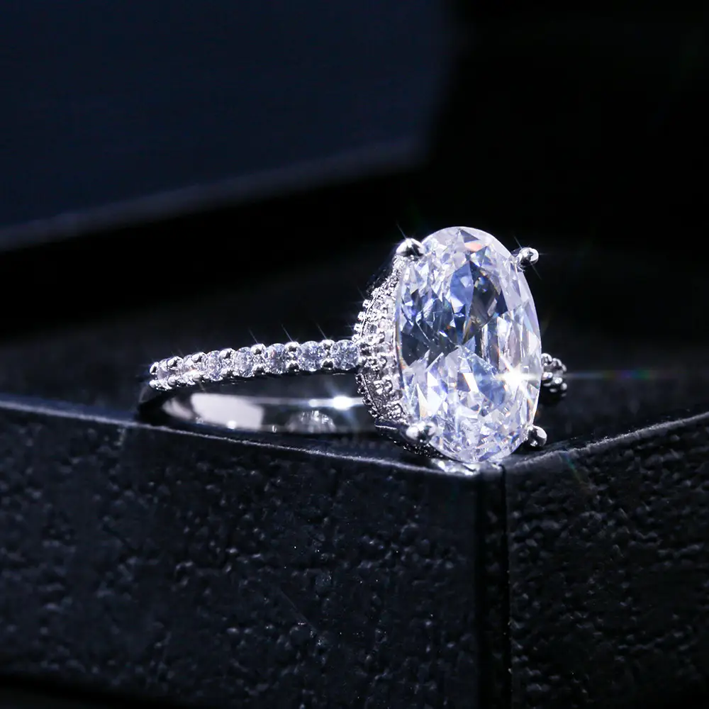 European and American zircon white gold ring