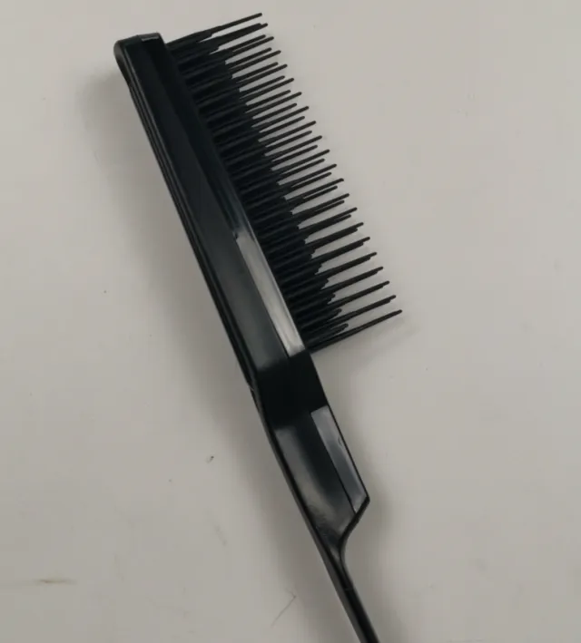 Fluffy shaped styling comb Black - Shop at LoveMi