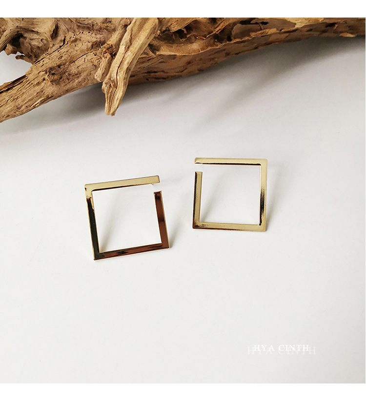 Geometric hollow square earrings