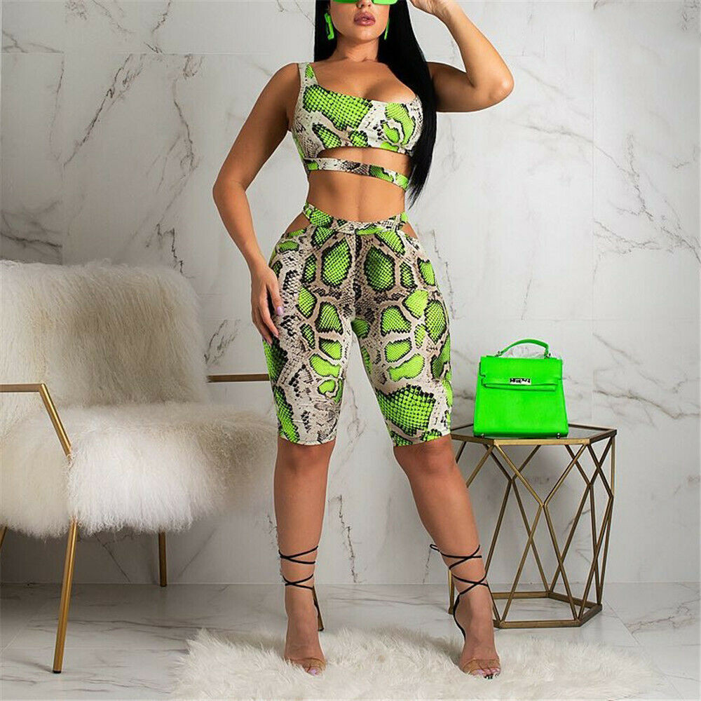 Exposed navel trousers suit