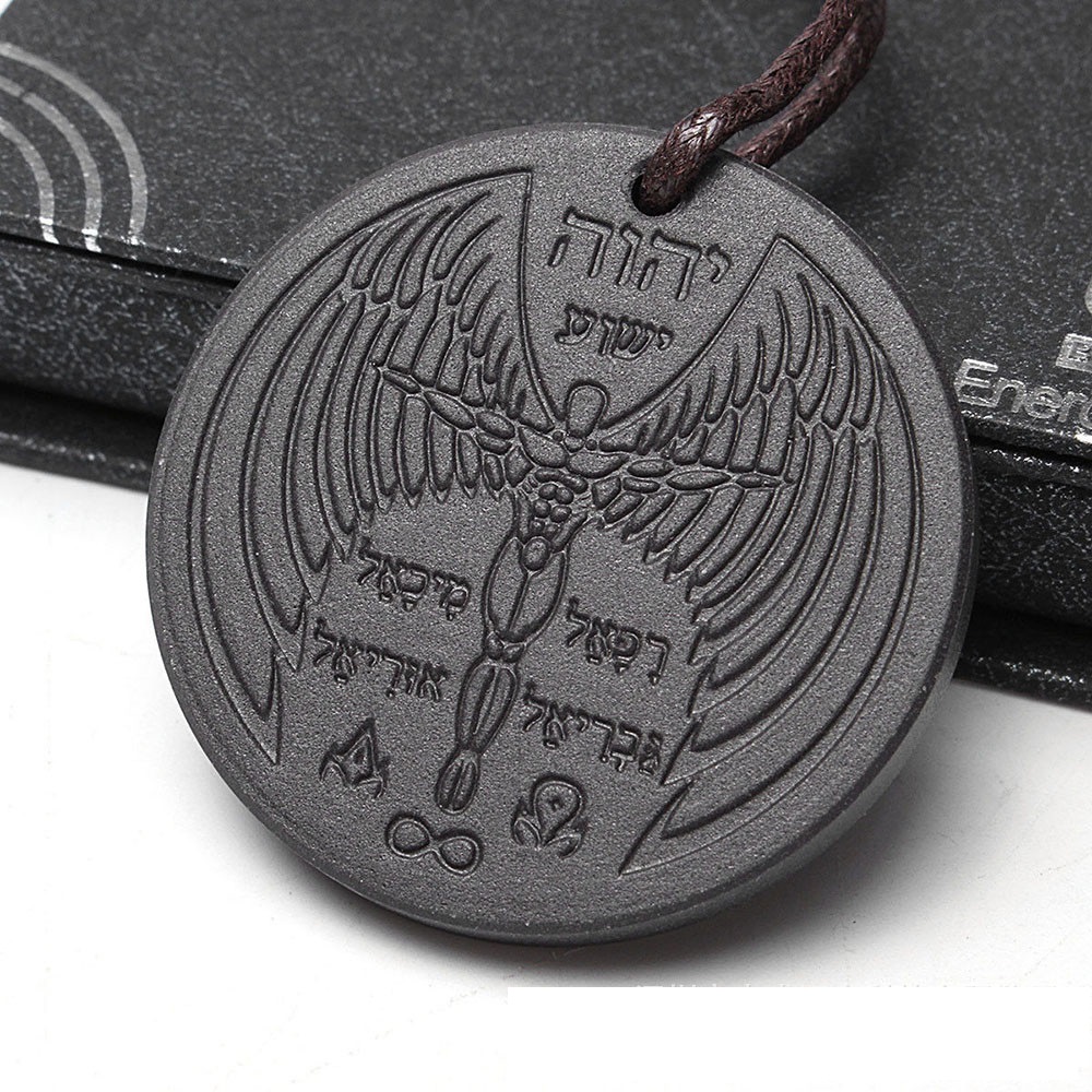 Negative ion energy necklace