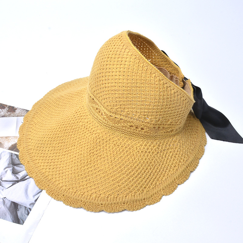 Title 11, Outdoor bow hat with big bow