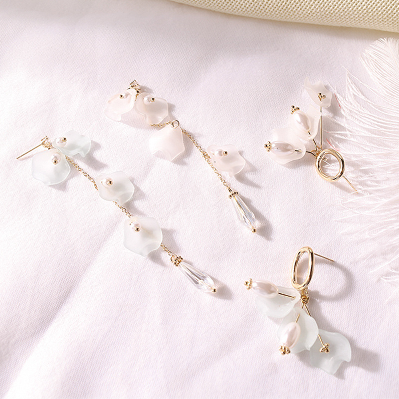S925 silver fashion petal pearl asymmetric Earrings