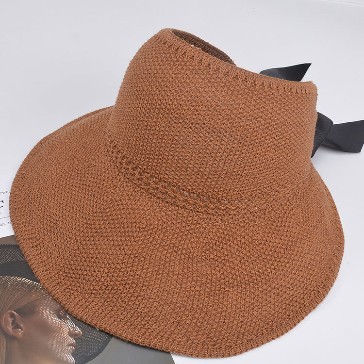 Title 5, Outdoor bow hat with big bow