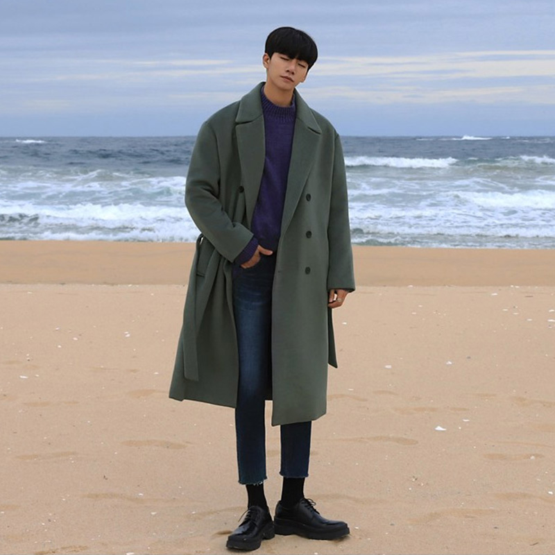 Loose silhouette overcoat