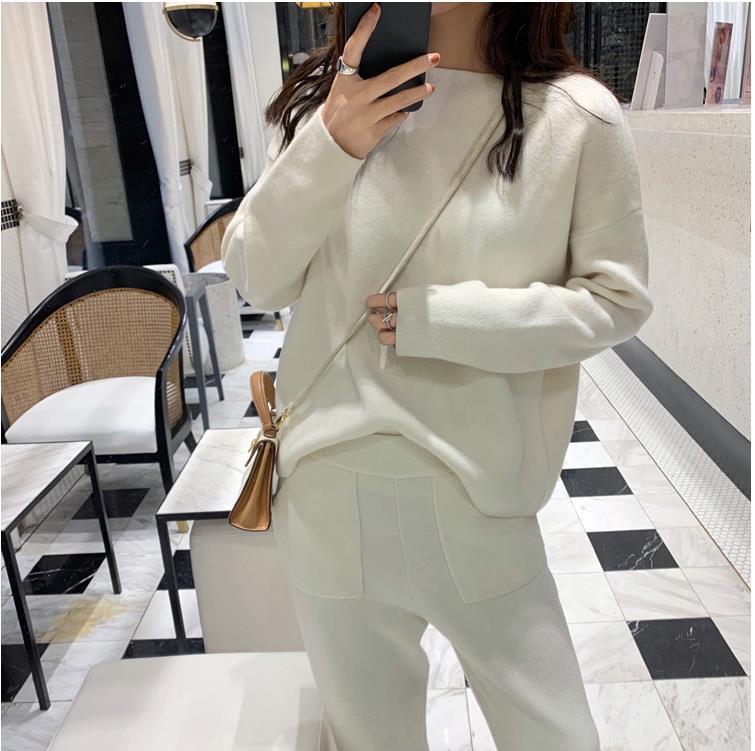 Sweater bottoming two piece pants suit