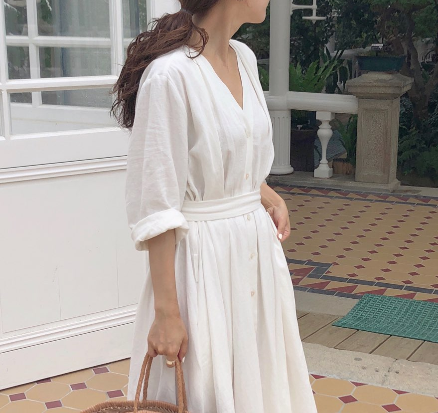 V-neck lace-up pleated loose dress