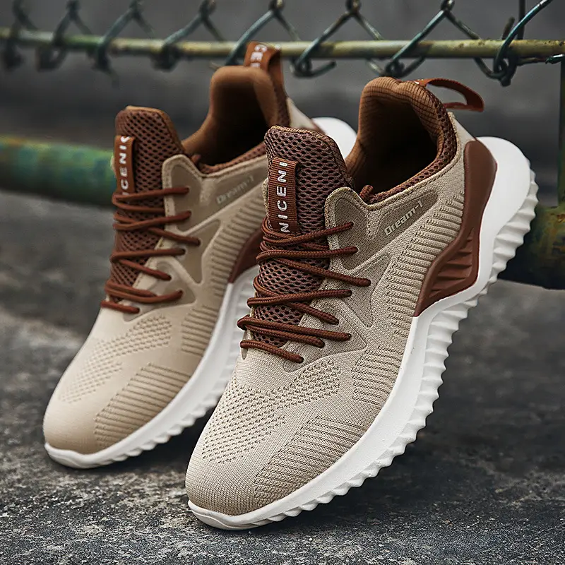 Men's sports shoes