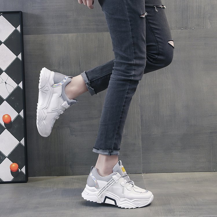 Comfortable casual wild shoes