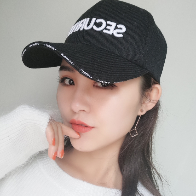 Female square frame earrings