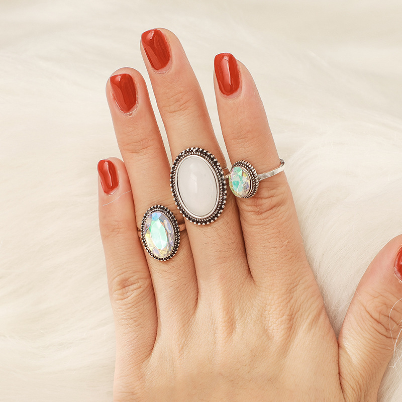 Ladies' alloy ring set with precious stones