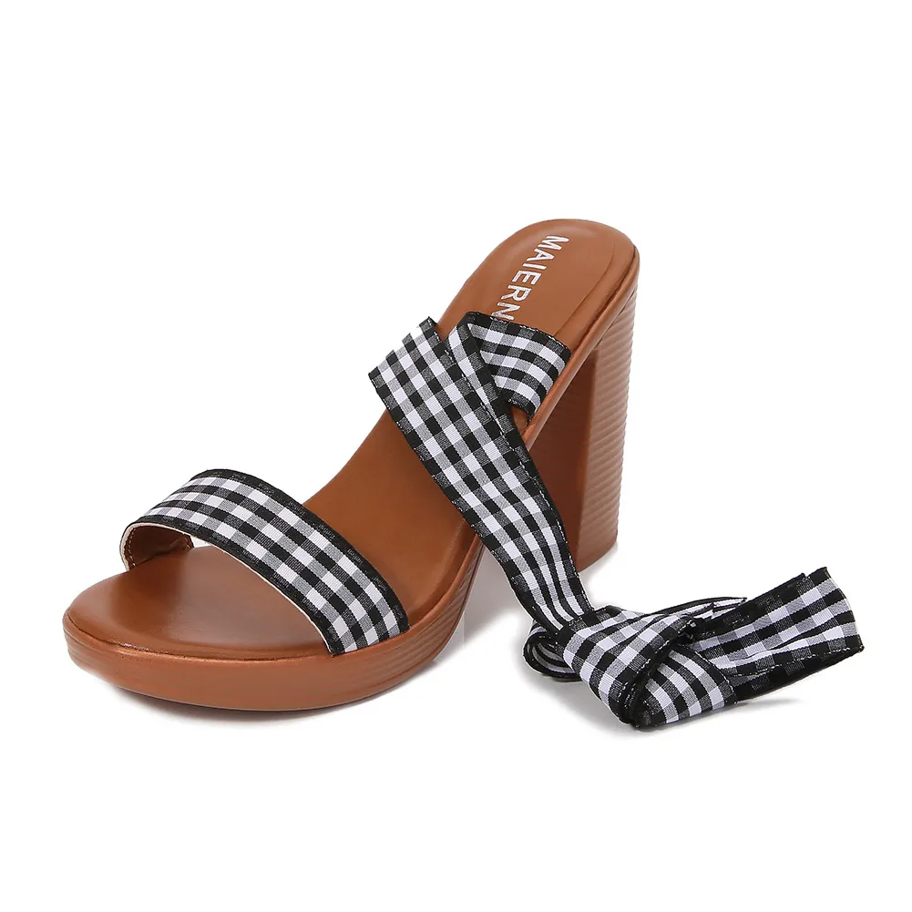 Cross strap sandals - Black