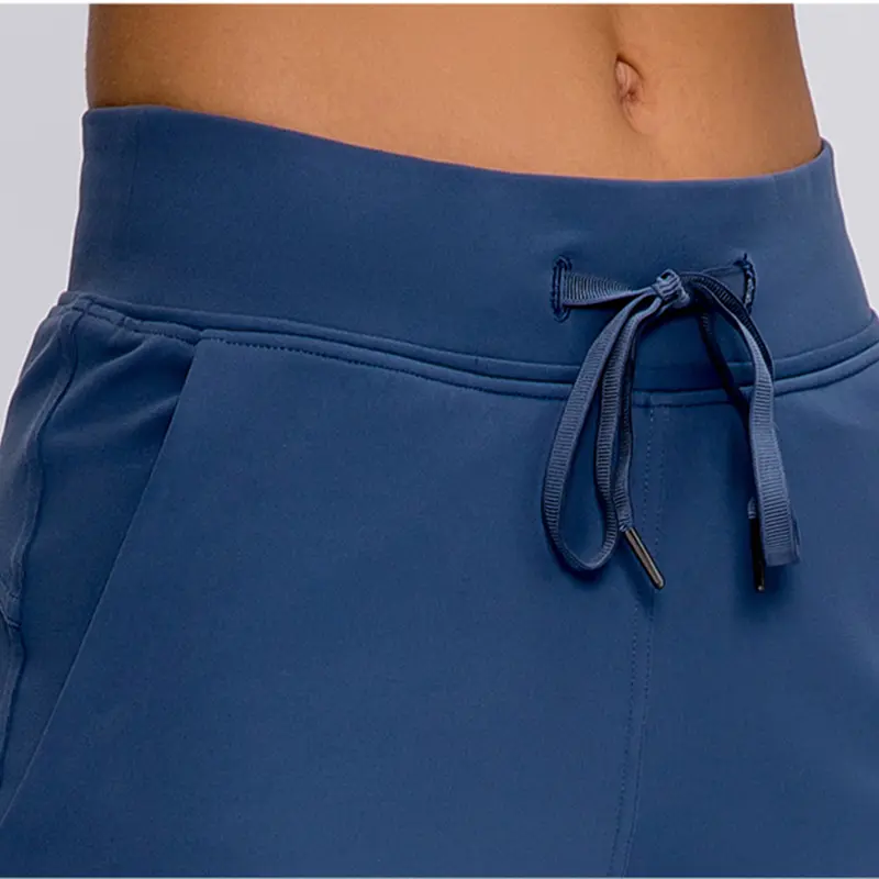 Pocket elastic yoga shorts