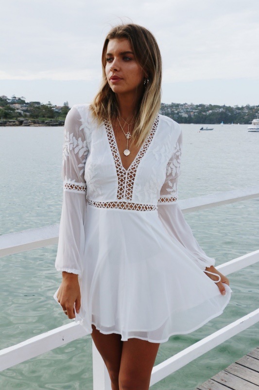 V-neck halter lace dress