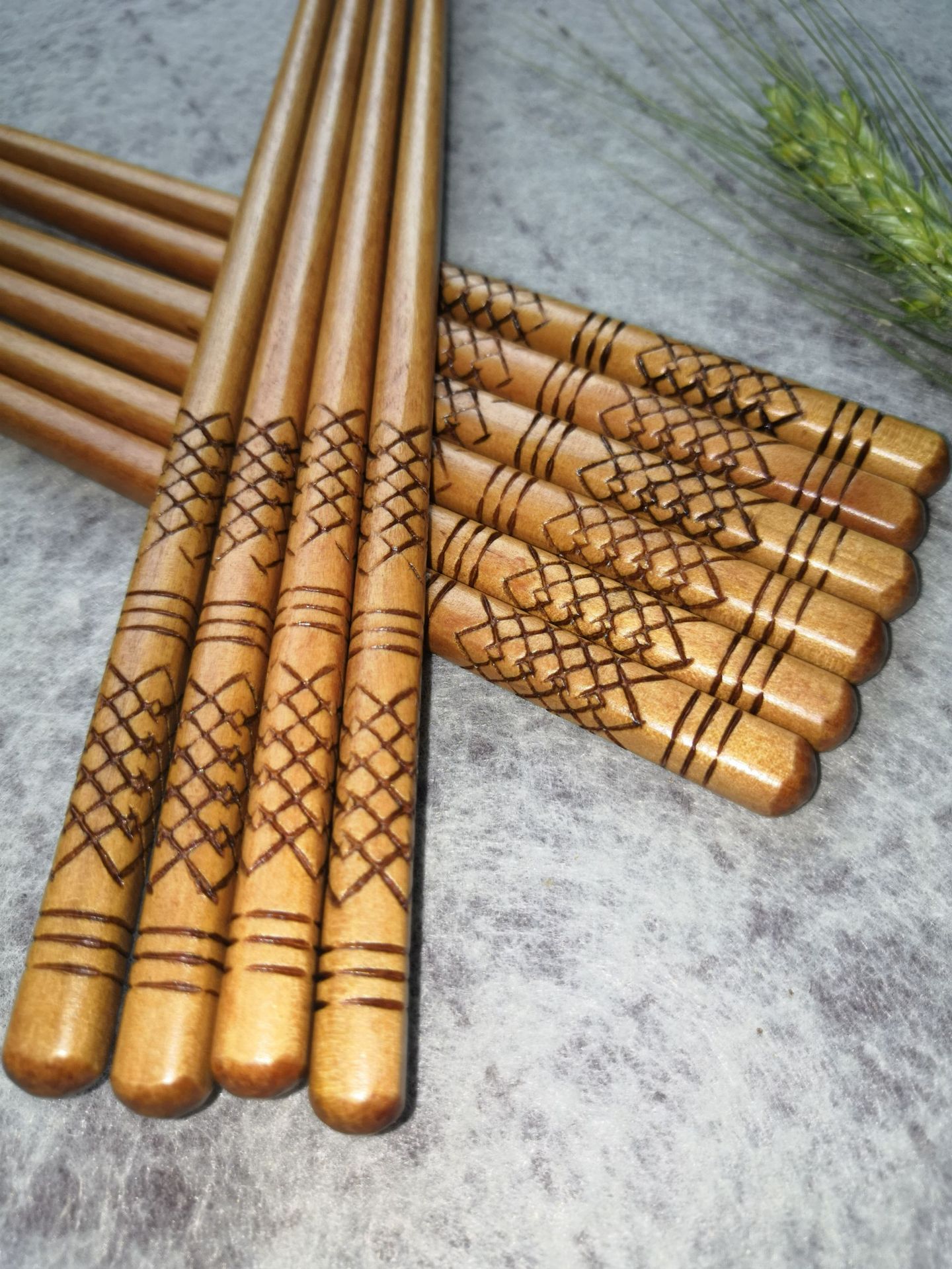 Title 3, Five pairs of pointed sandalwood chopsticks