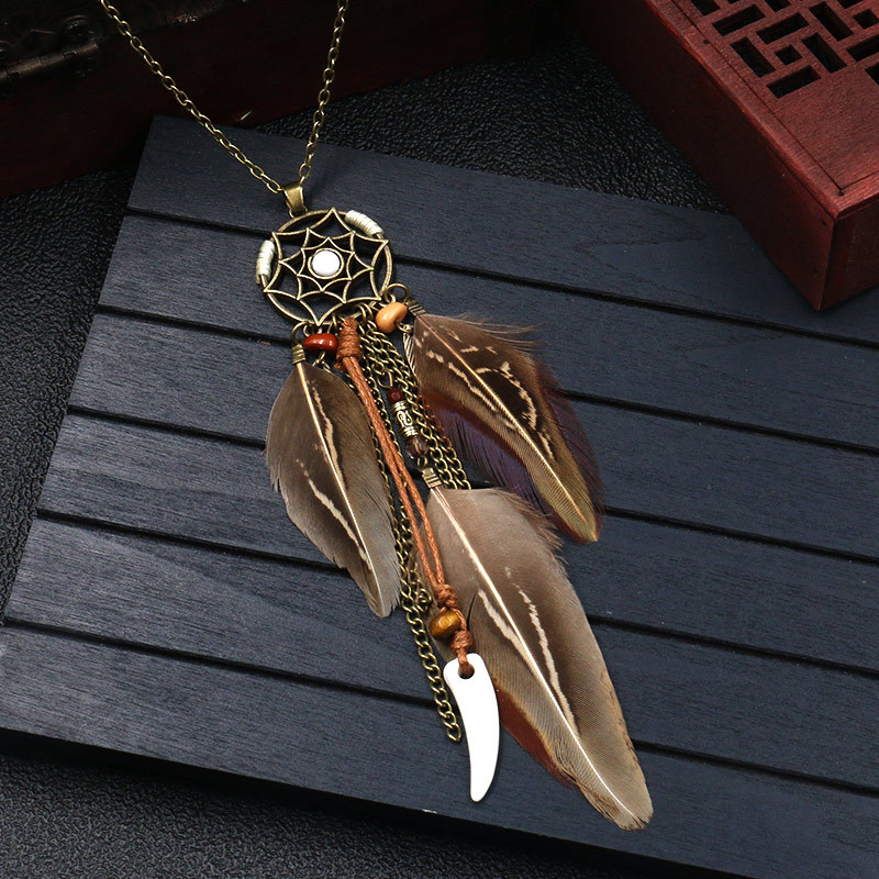 Feather necklace round hollow dream catcher