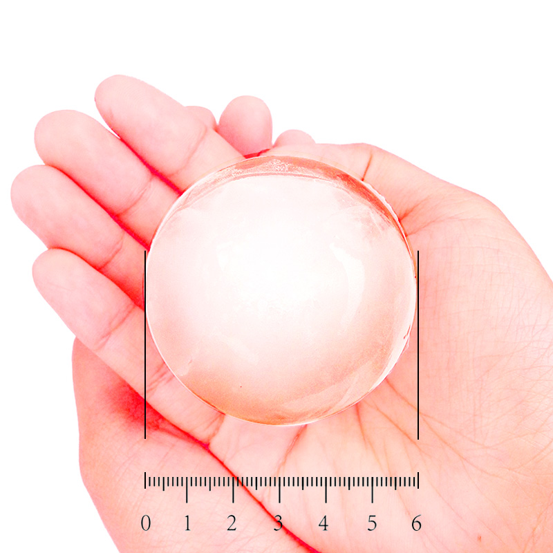 Circular ice maker with funnel