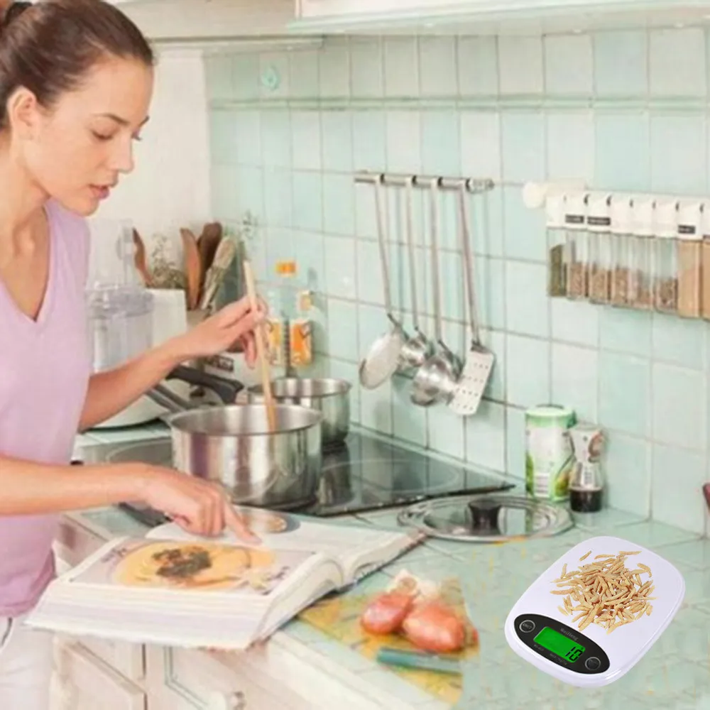 Mini kitchen scales for baked goods – image 5