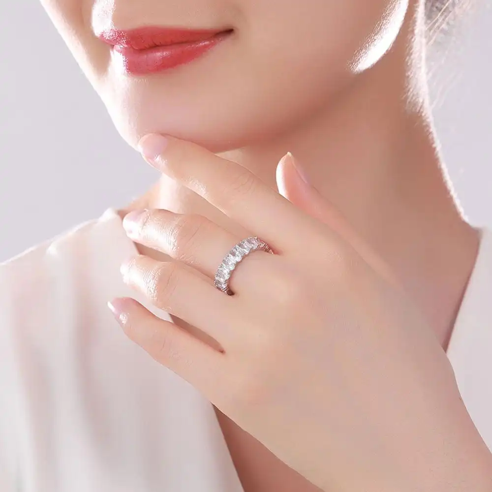 Ladies egg-shaped zircon ring