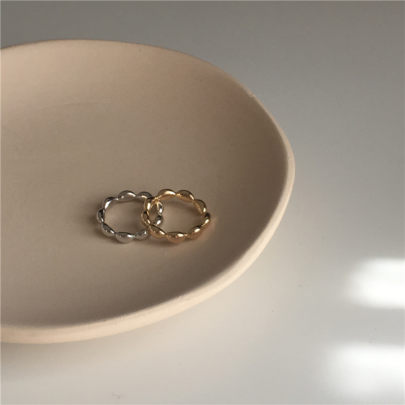 Niche design ring