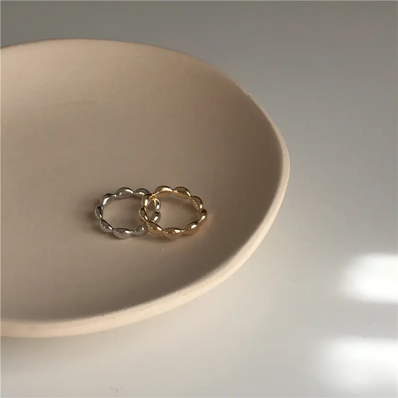 Niche design ring