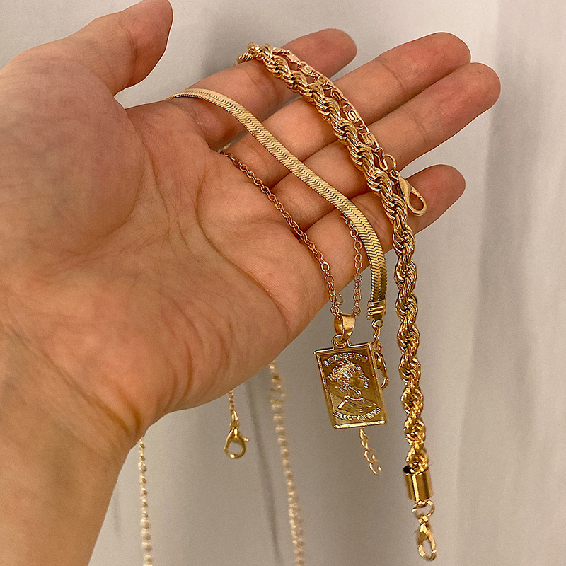 Multi-layer niche design bracelet