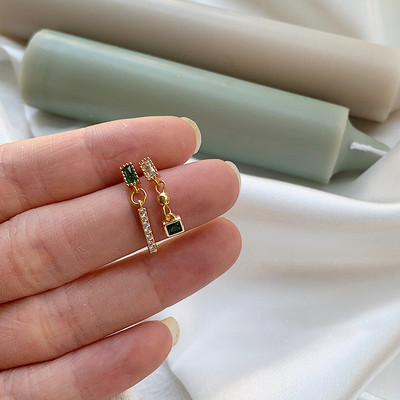 Vintage asymmetric stud earrings