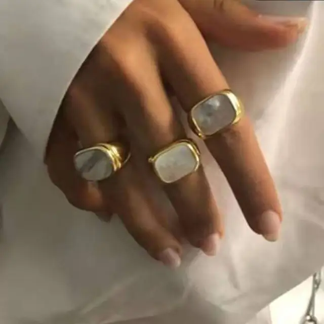 Golden square ring