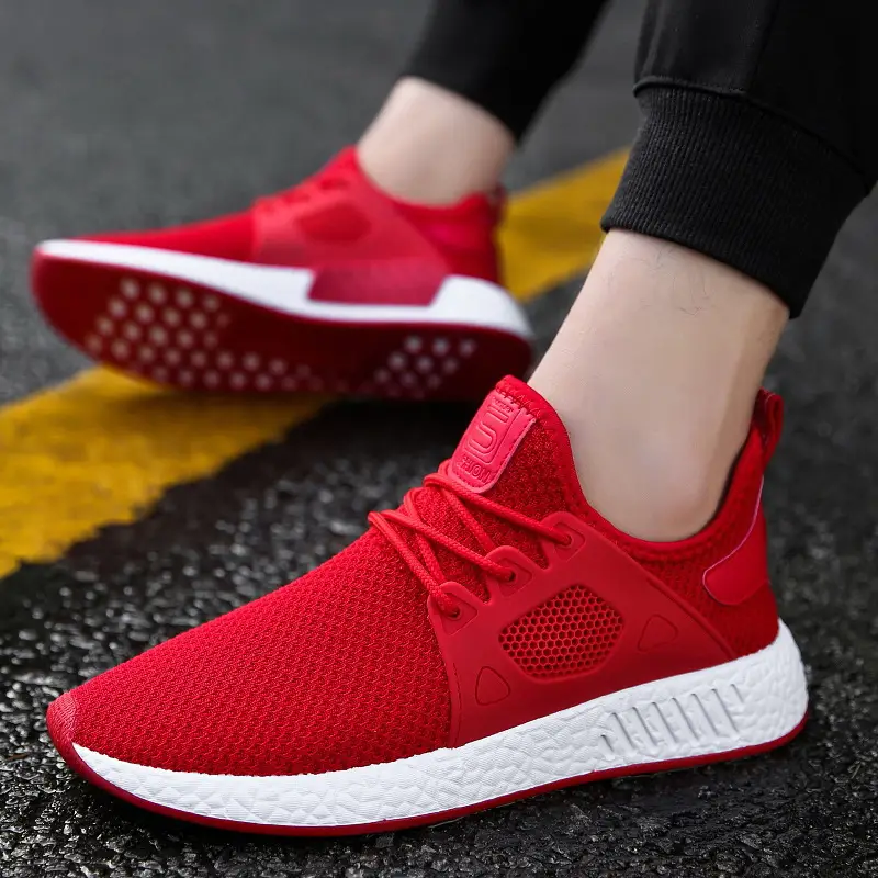 Men's sports running shoes