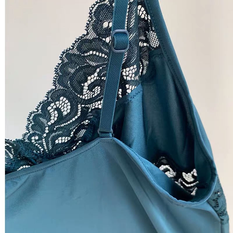 Lace deep V backless nightdress