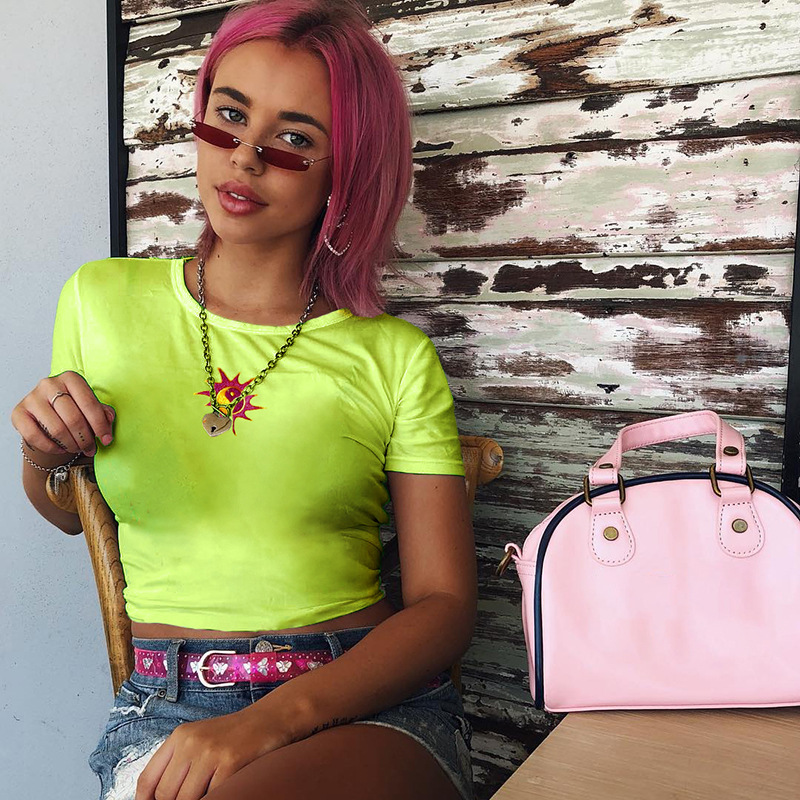 Short bottoming shirt embroidered T-shirt