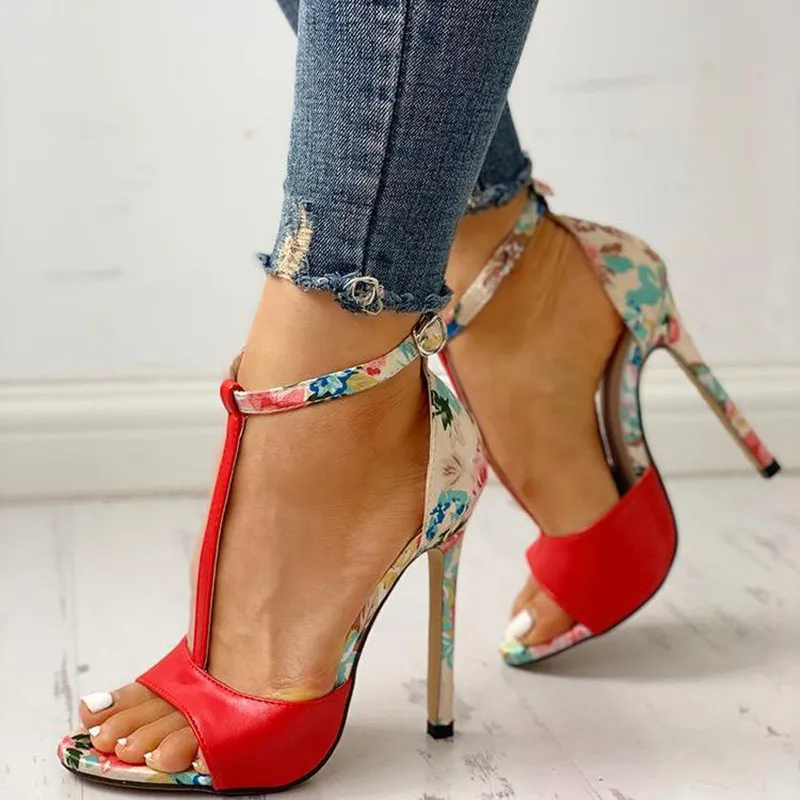 Open-toe sandals with fish mouth - Red