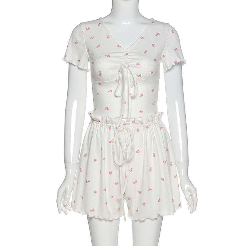 V-neck fungus tops with straps shorts suit