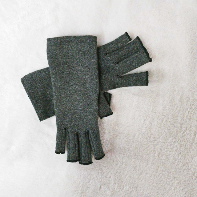 Anti swelling rehabilitation gloves