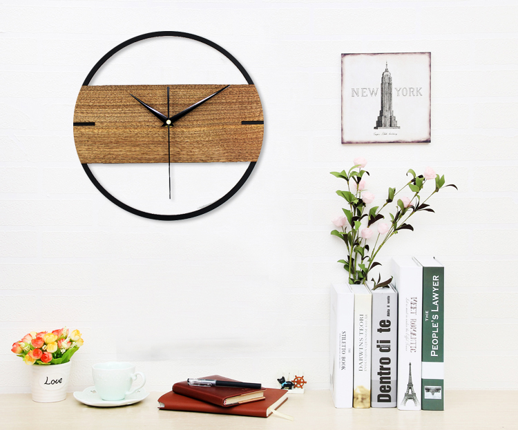 Élégance et simplicité en bois naturel Horloge murale en bois LAGETTI