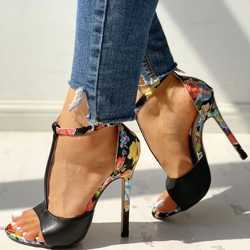 Open-toe sandals with fish mouth - Black