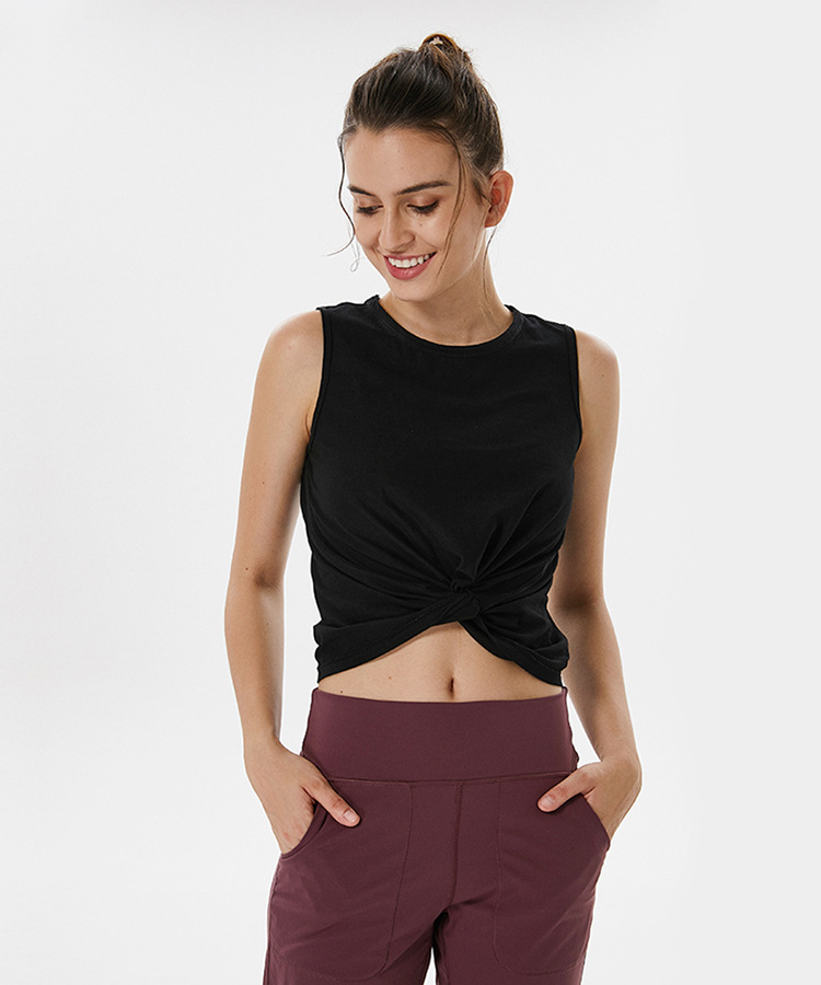 Sleeveless loose exposed navel blouse