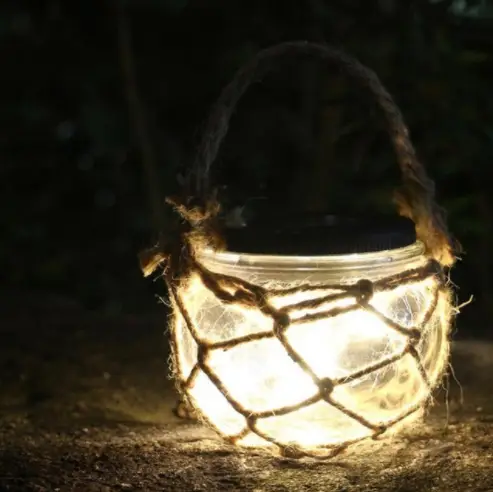 Outdoor solar hanging lamp