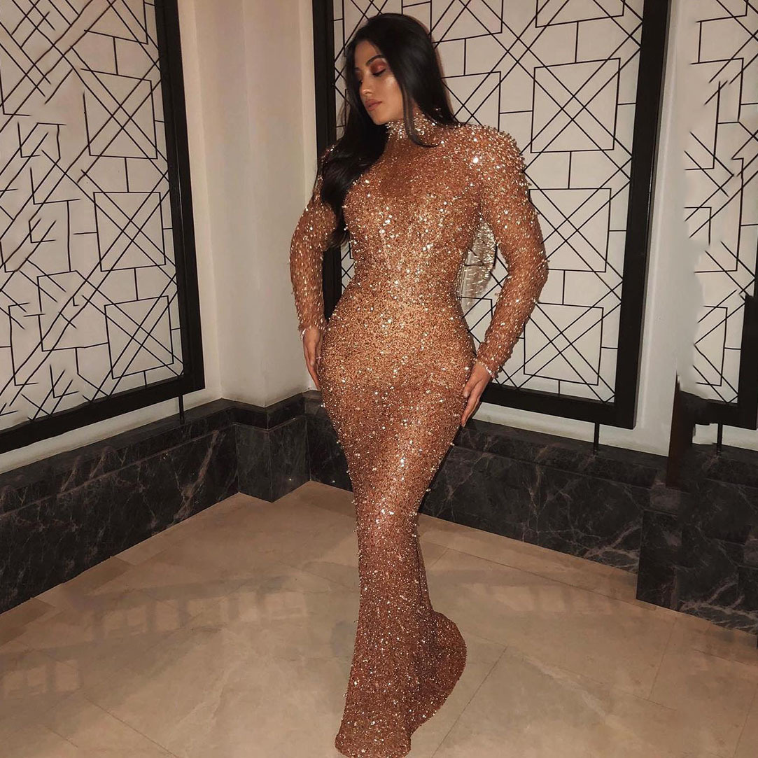 Long-sleeved halter dress