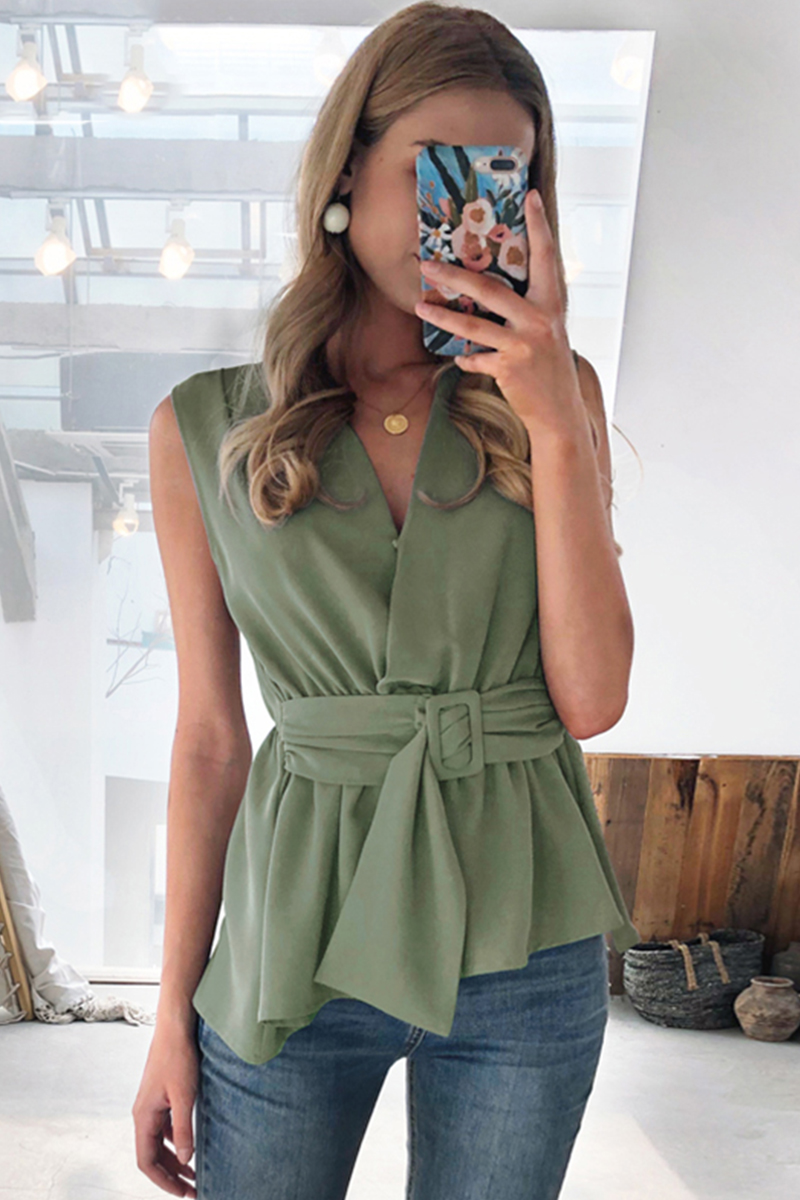 Spring and summer new sleeveless lace elegant shirt