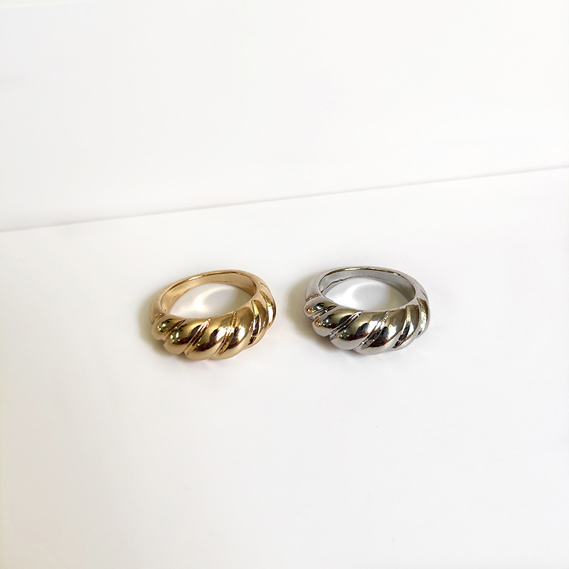 Twill twist ring