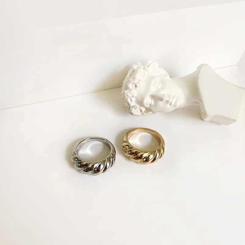 Twill twist ring
