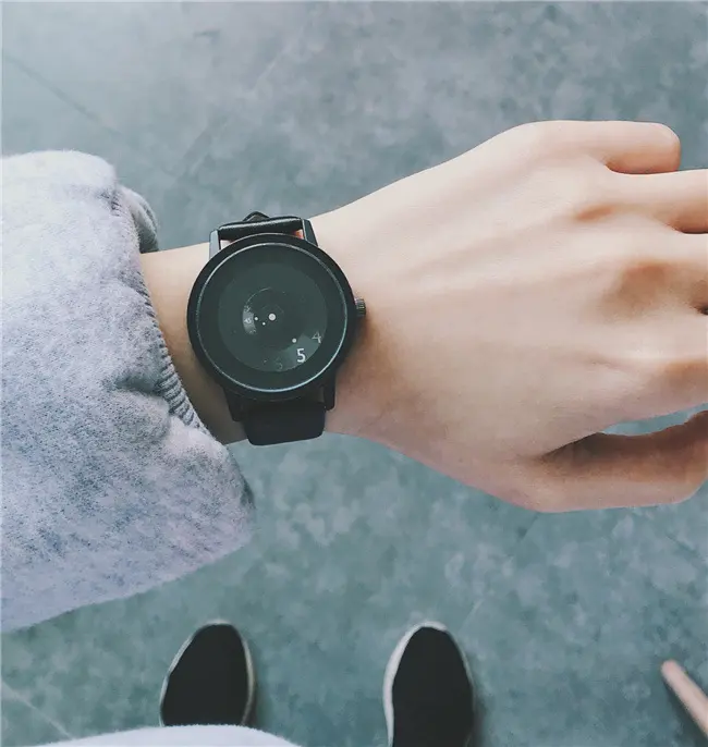 Men's and Women's Handsless Watches