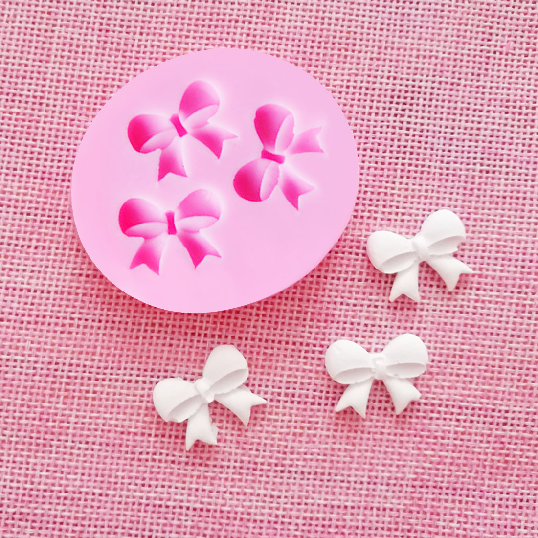 Silicone bow baking mold