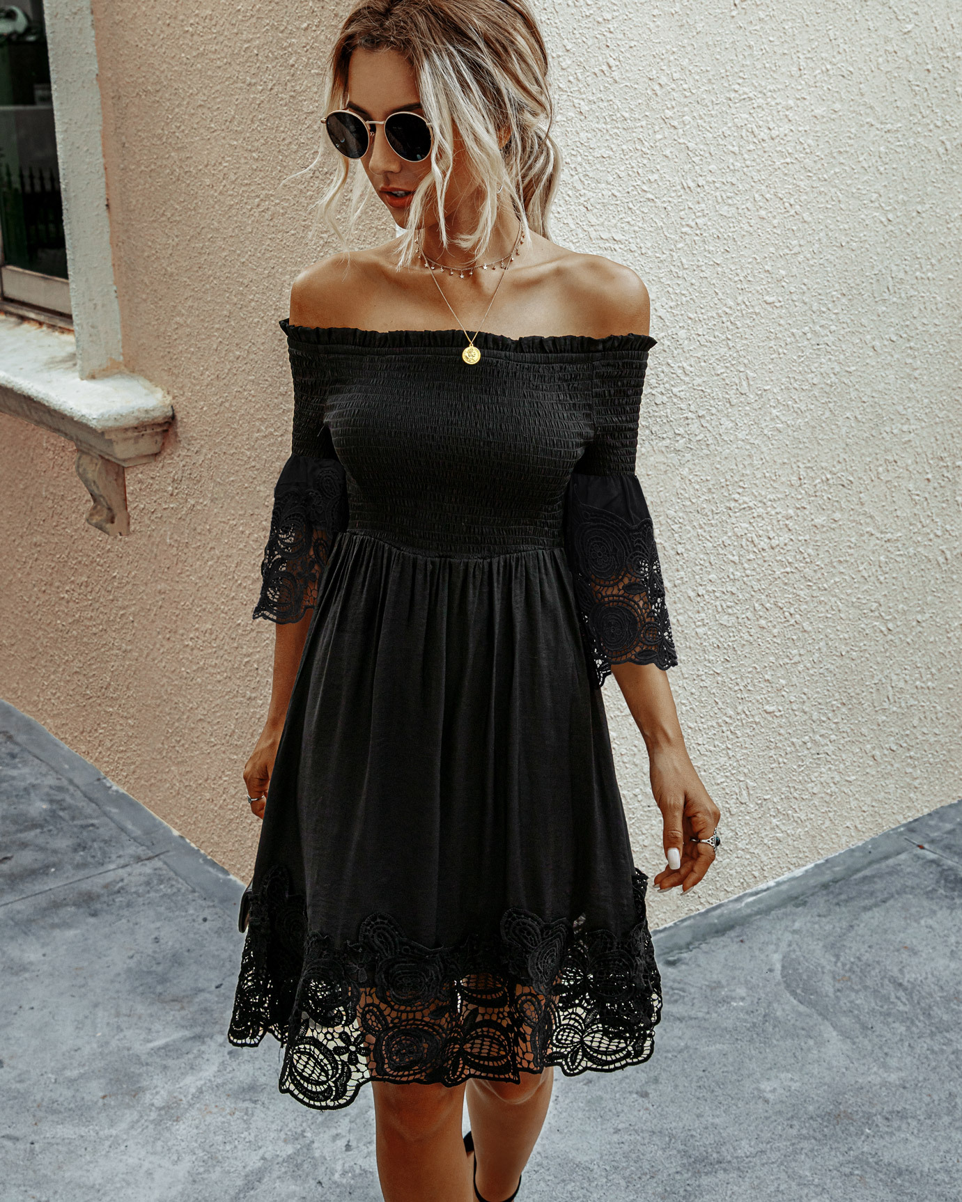 One-shoulder backless solid color lace dress