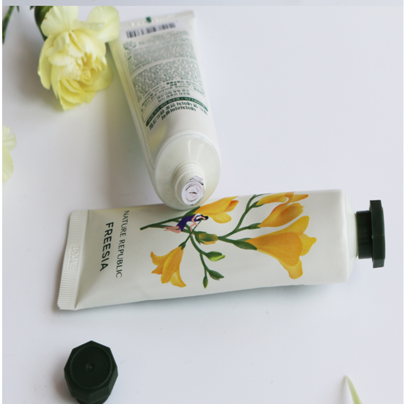 Brightening & Moisturizing Hand Cream – 30g
