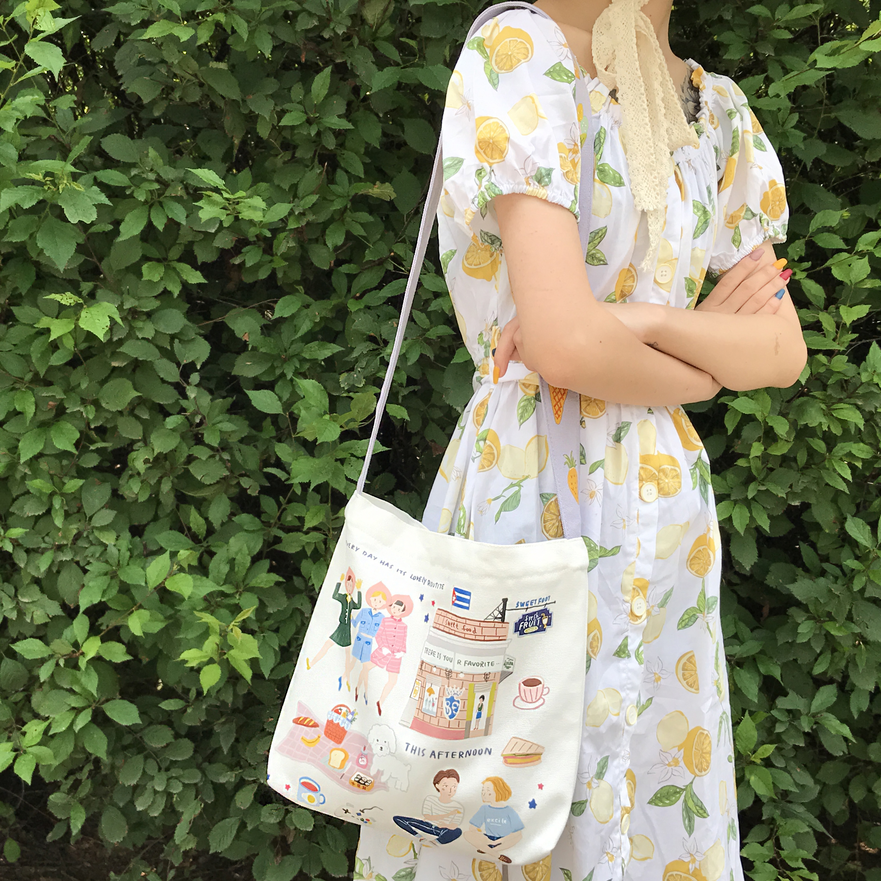 Casual wide shoulder bag