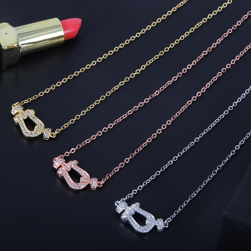 U-shaped horseshoe-shaped zircon necklace