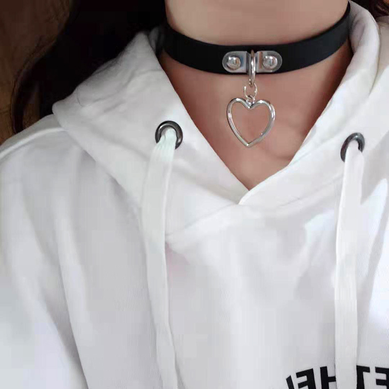 Love pendant collar